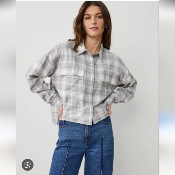 Ann Taylor Tops - NWOT Women's Ann Taylor Weekend Plaid Gray & White Oversized Button Down Size M